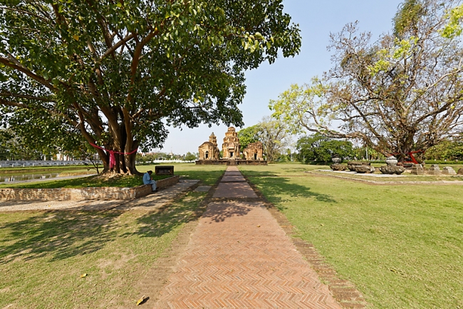 Prasat Sikhoraphum-MAR15-012